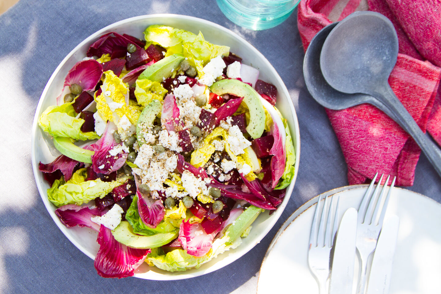 Salat mit Roter Bete, Rotem Chicoree und Romana Salat